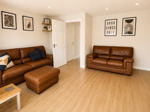 Sitting Room- click for photo gallery